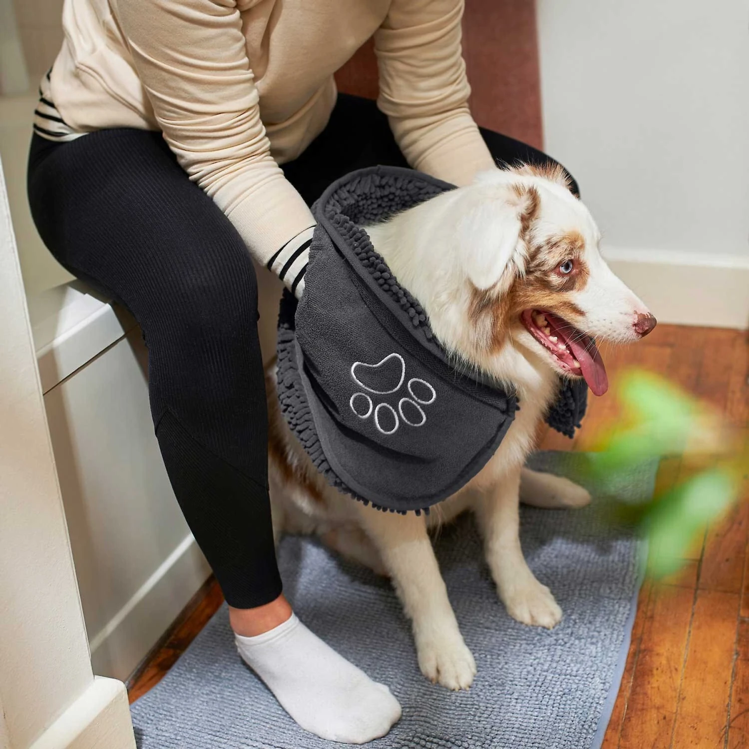 Frisco Microfiber Chenille Shammy Towel & Frisco Microfiber Chenille Paw Print Dog & Cat Mat, Dark Gray - Image 5